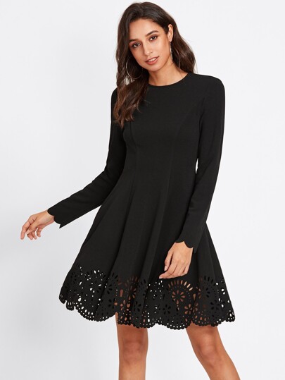 Vestido cortado a láser con vuelo