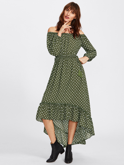 Kleid mit Raffung, abfallendem Saum und Quaste