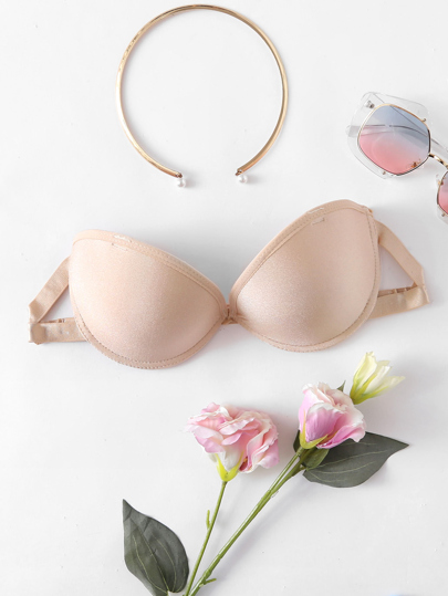 Spingere il reggiseno senza spalline