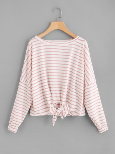 T-shirt con spalle scivolate