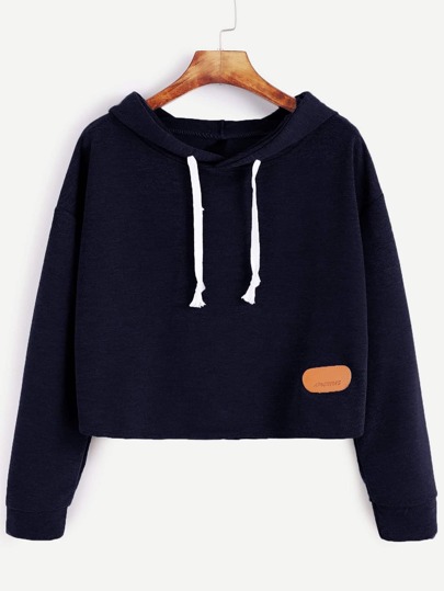 Hoodie mit sehr tief angesetzter Schulterpartie