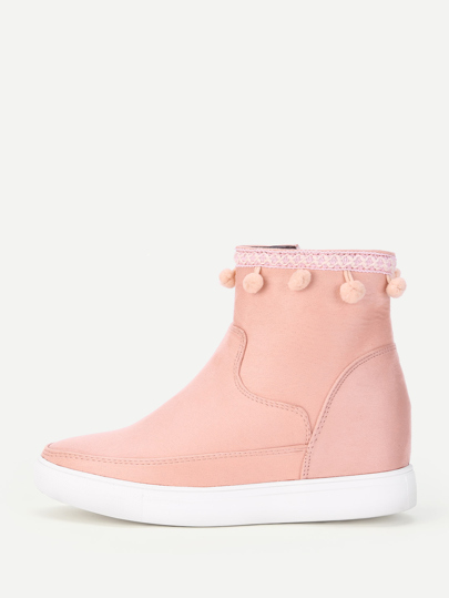 Botines tobilleros con pompones