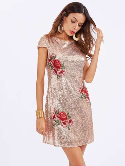 Robe avec pièce de fleur brodé