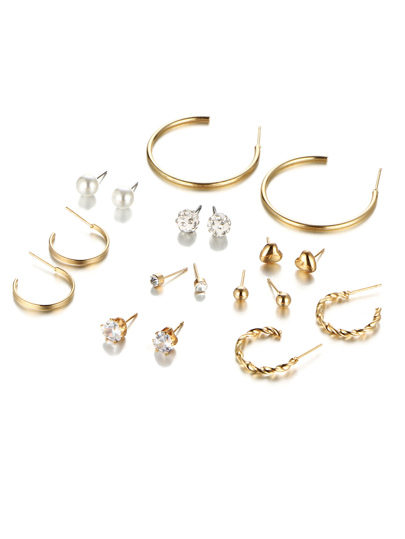 Ensemble de boucle d\'oreille design d\'anneau et strass