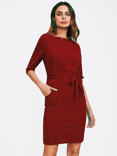 Robe avec un lacet et poche disimulée