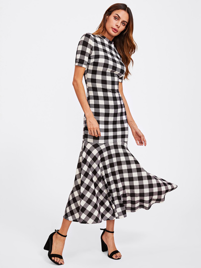 Robe moulant avec pan trompe