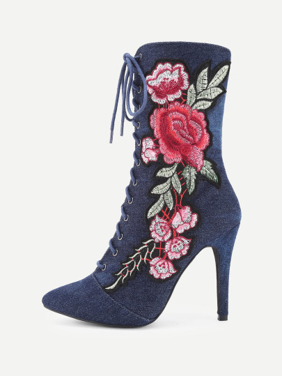 Botas de tacón alto con aplicación de rosa