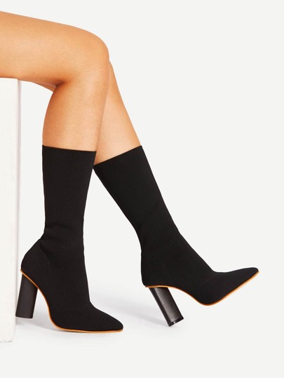 Bottes à talons hauts pointues en tricot