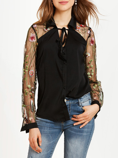 Blouse brodée à maille avec un lacet