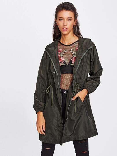 Blouson à capuche avec une ceinture
