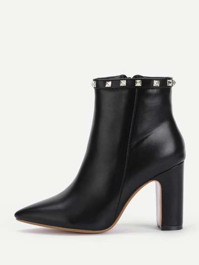 Botines tobilleros de pu con detalle de tachuelas