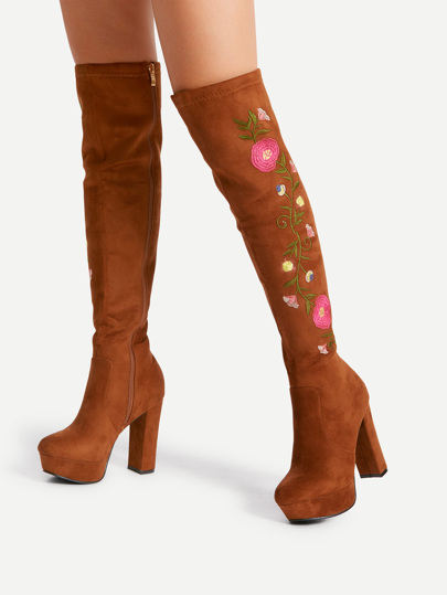 Botas altas de tacón cuadrado con bordado de flor