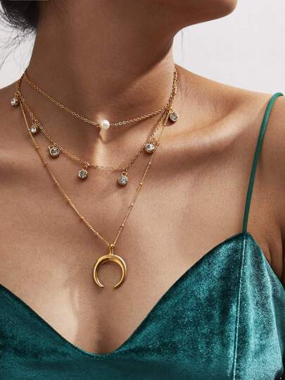 Geschichtetes Halsband, Halskette mit Halbmond