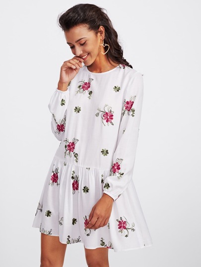 Vestito con ricamo botanico