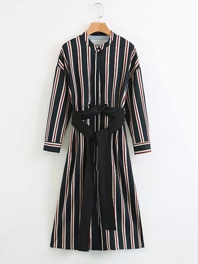 Robe à rayures avec lacet
