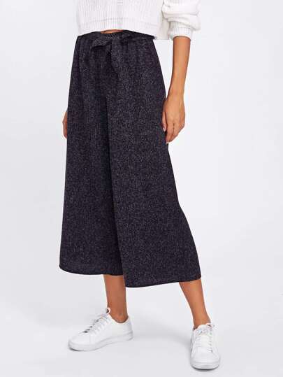 Pantaloni con fondo ampio