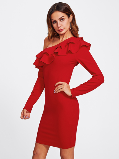 Robe avec épaule asymétrique à volants