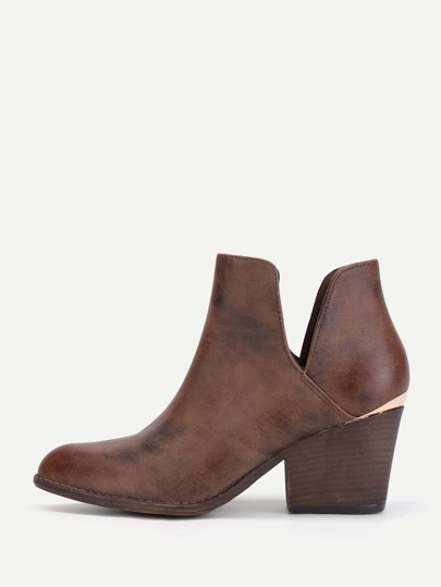 Botines tobilleros con diseño de abertura en V