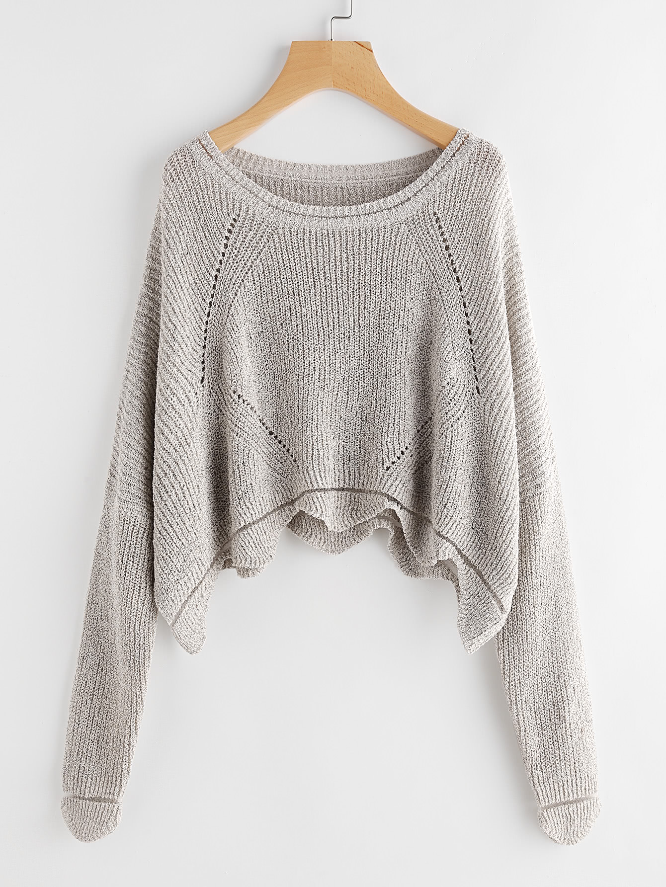 Модный джемпер с фестонами