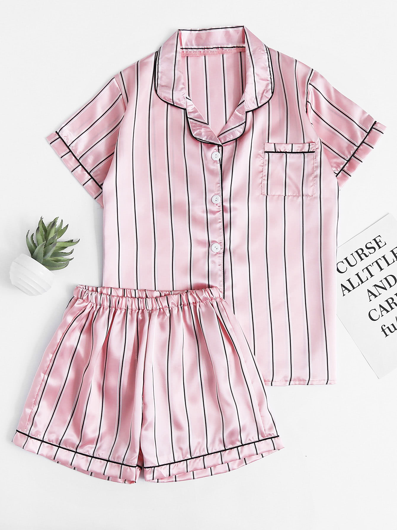 Модная атласная пижама в полоску