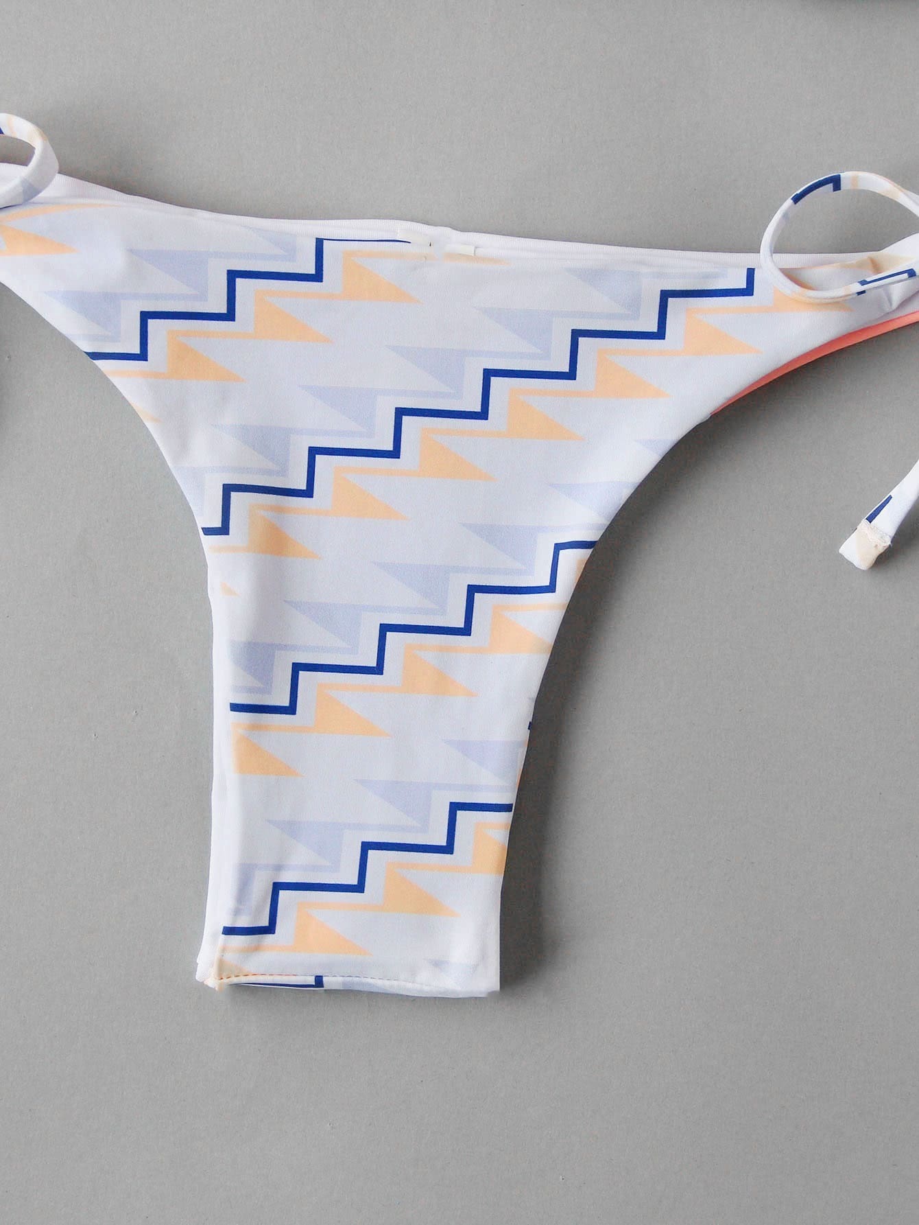 Geometric Print Contrast V Cut Bikini Set SHEIN(SHEINSIDE)