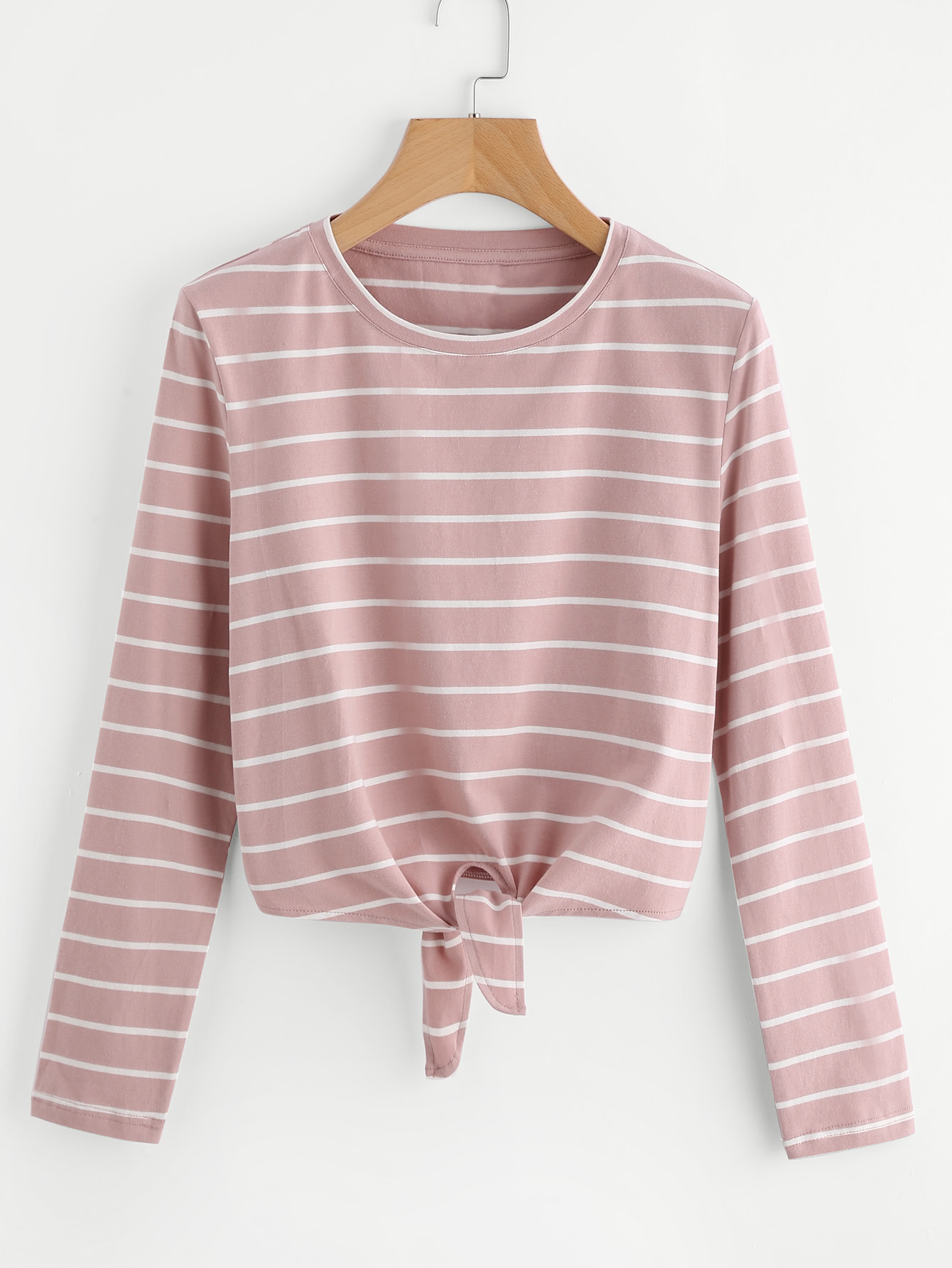 Модный джемпер в полоску