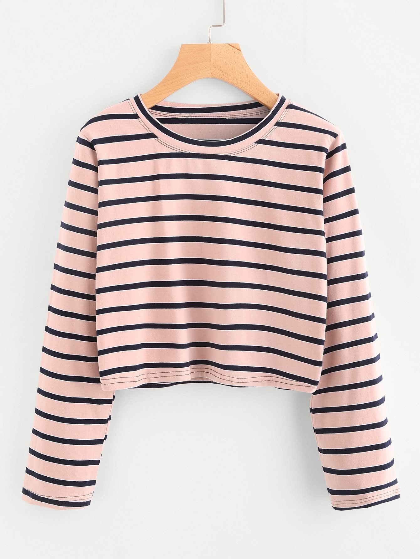 Модный джемпер в полоску