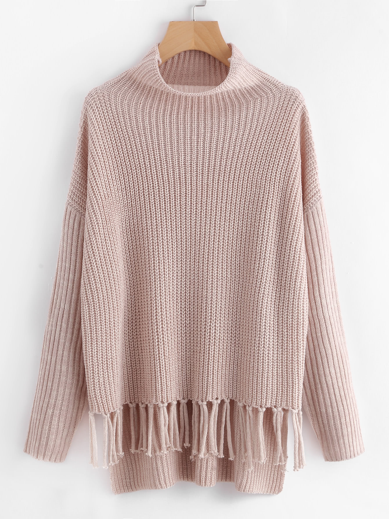 Модный джемпер с бахромой