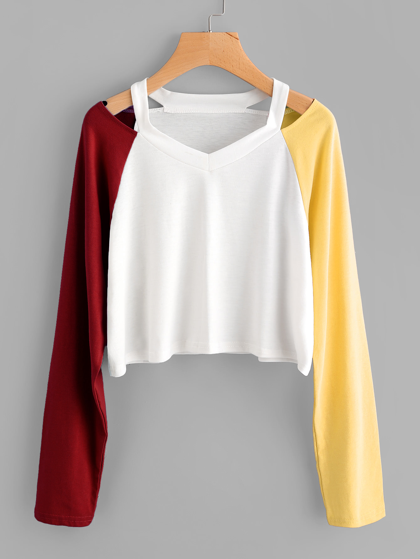 Контрастный модный джемпер с разрезом