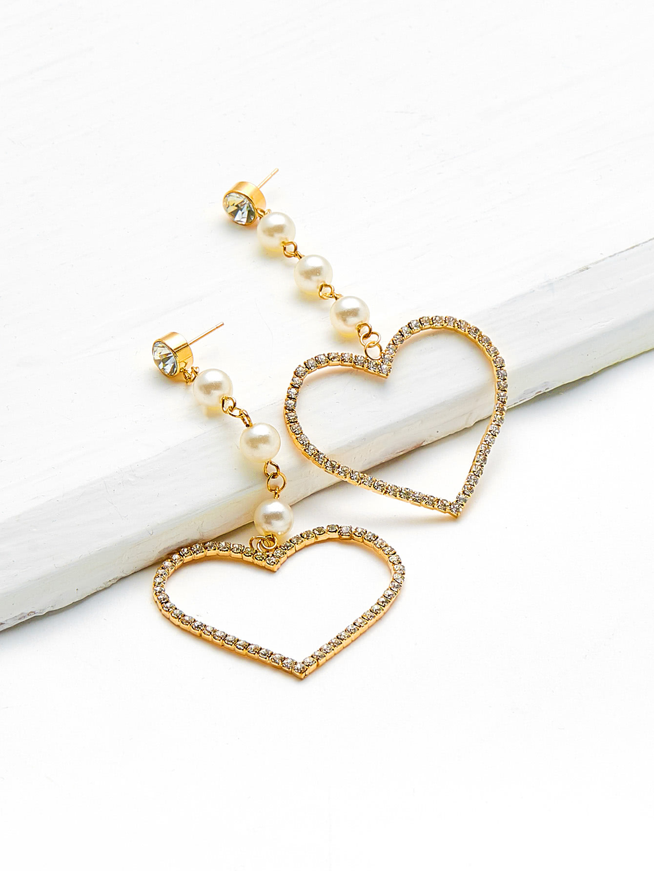 Faux Pearl & Rhinestone Decorated Heart Shaped Earrings SheIn(Sheinside)