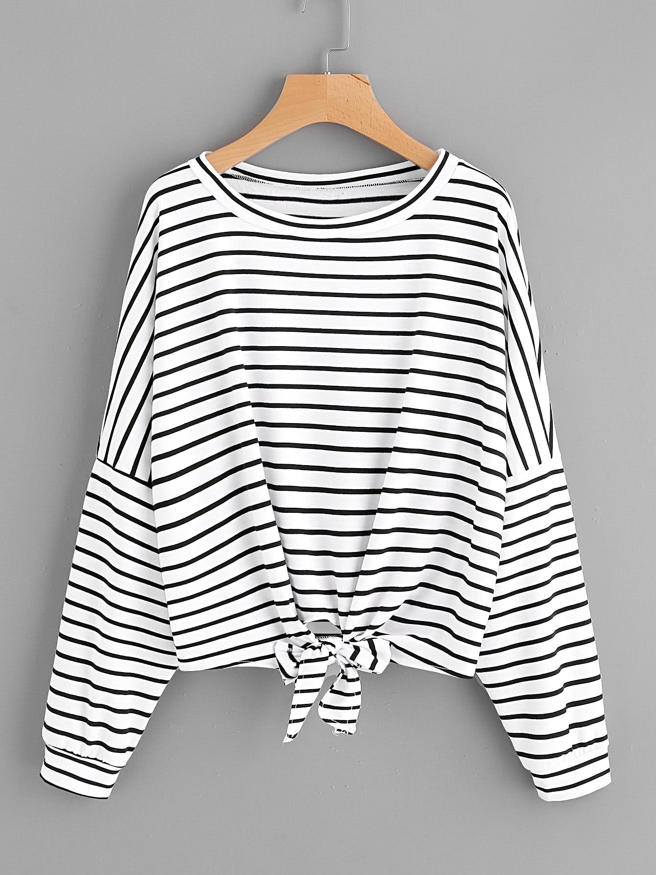 Модный джемпер в полоску