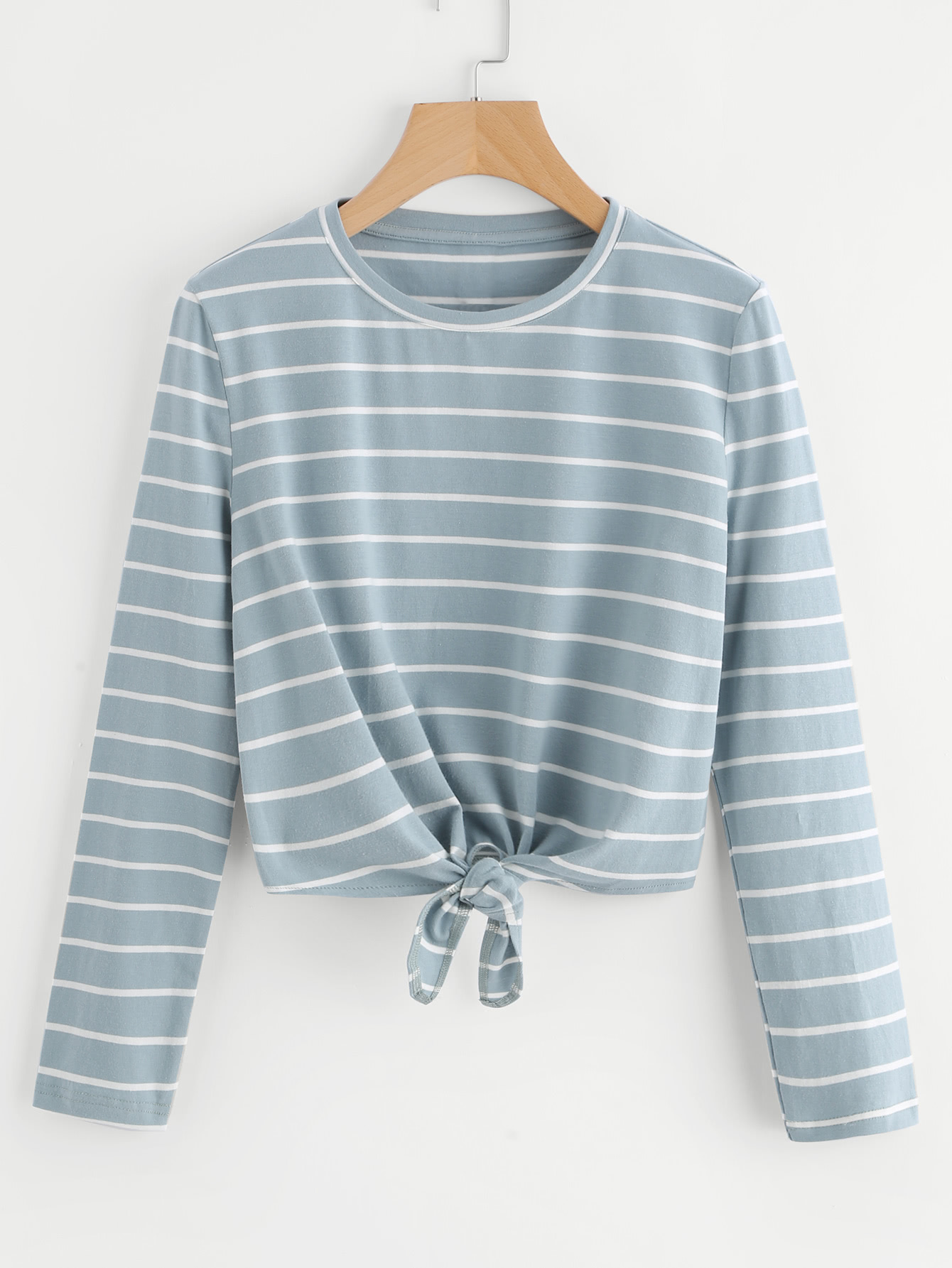 Модный джемпер в полоску