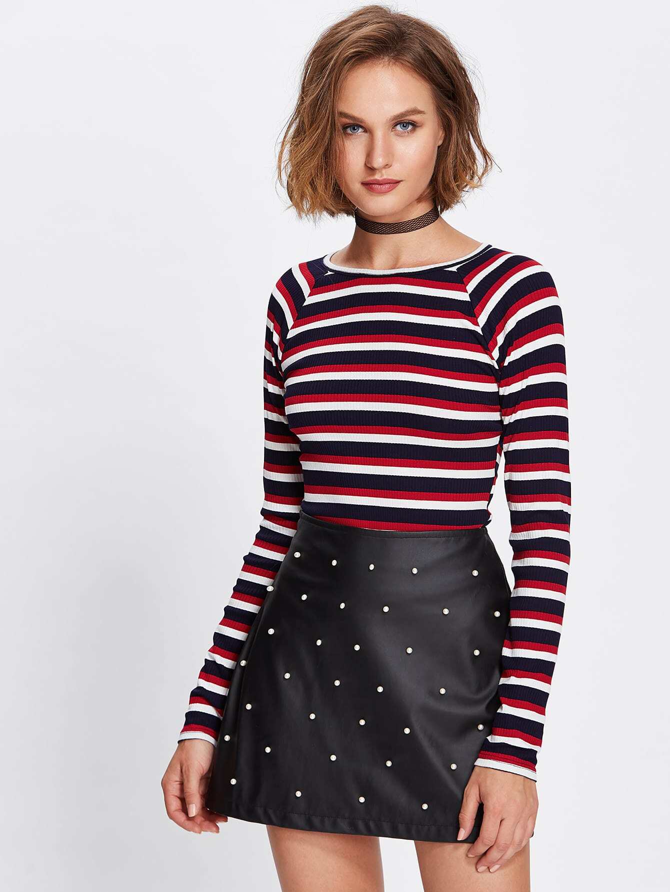 Модный джемпер в полоску