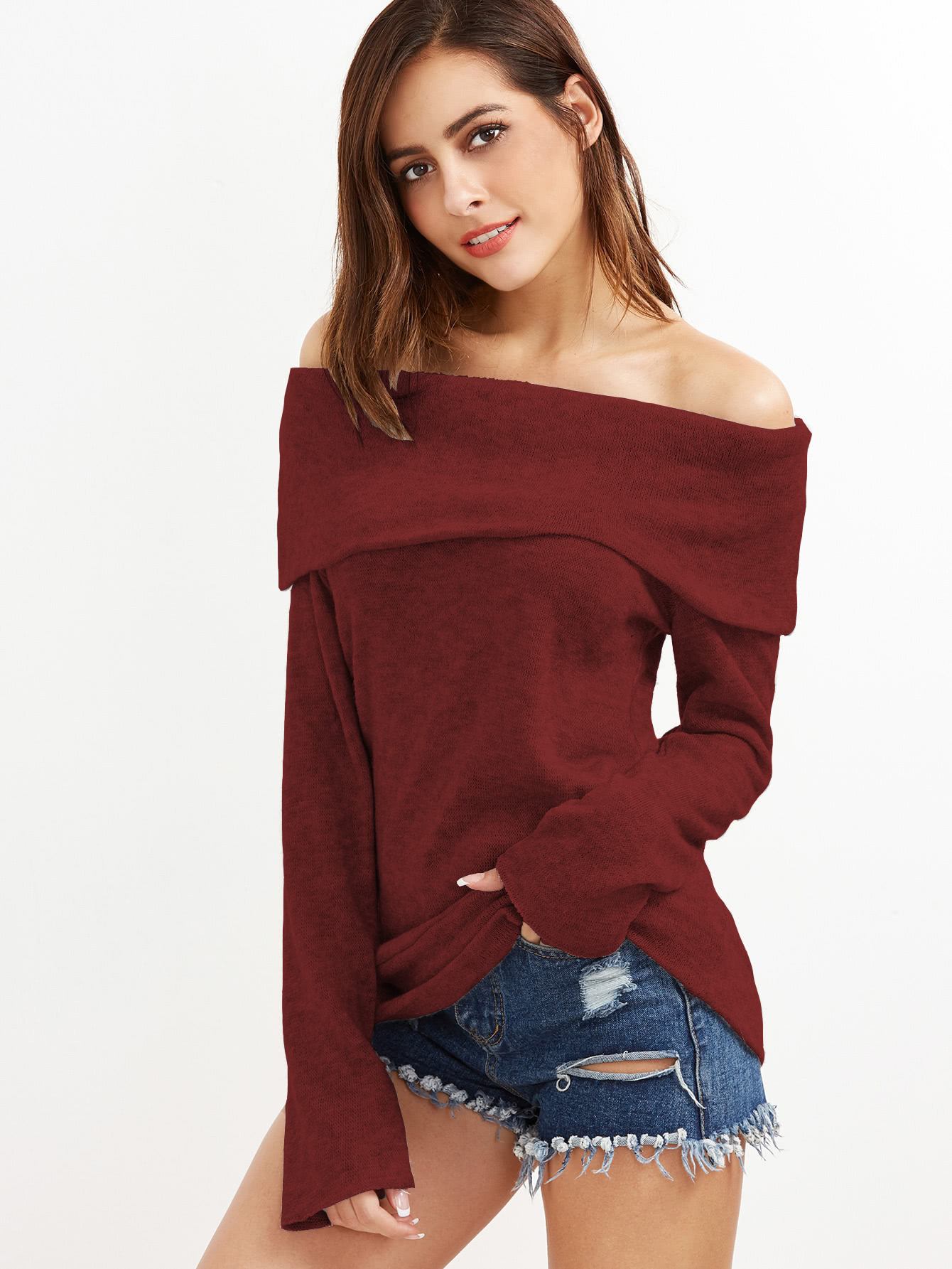 Модный вязаный джемпер с открытыми плечами