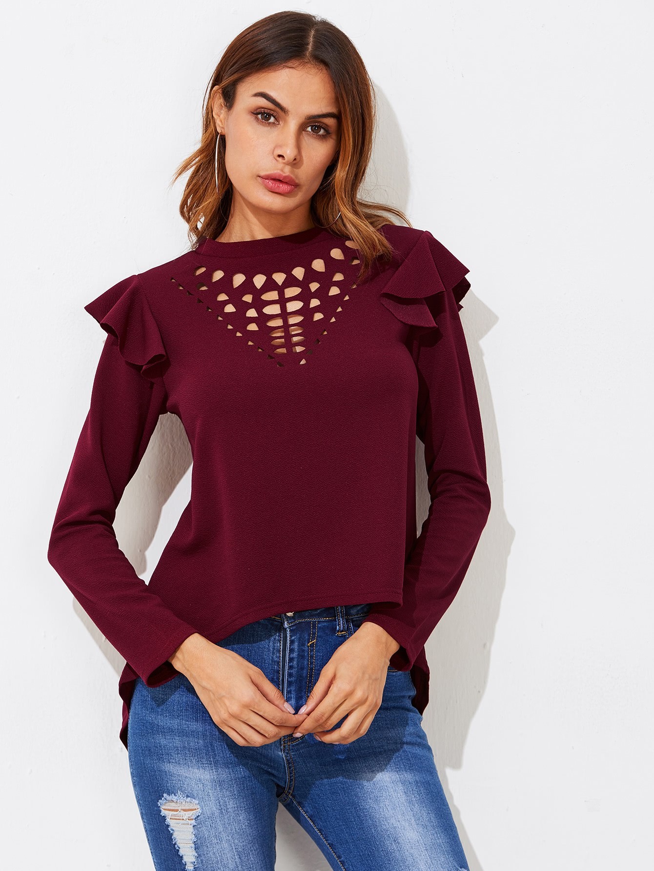 Модный асимметричный джемпер с оборкой и узором