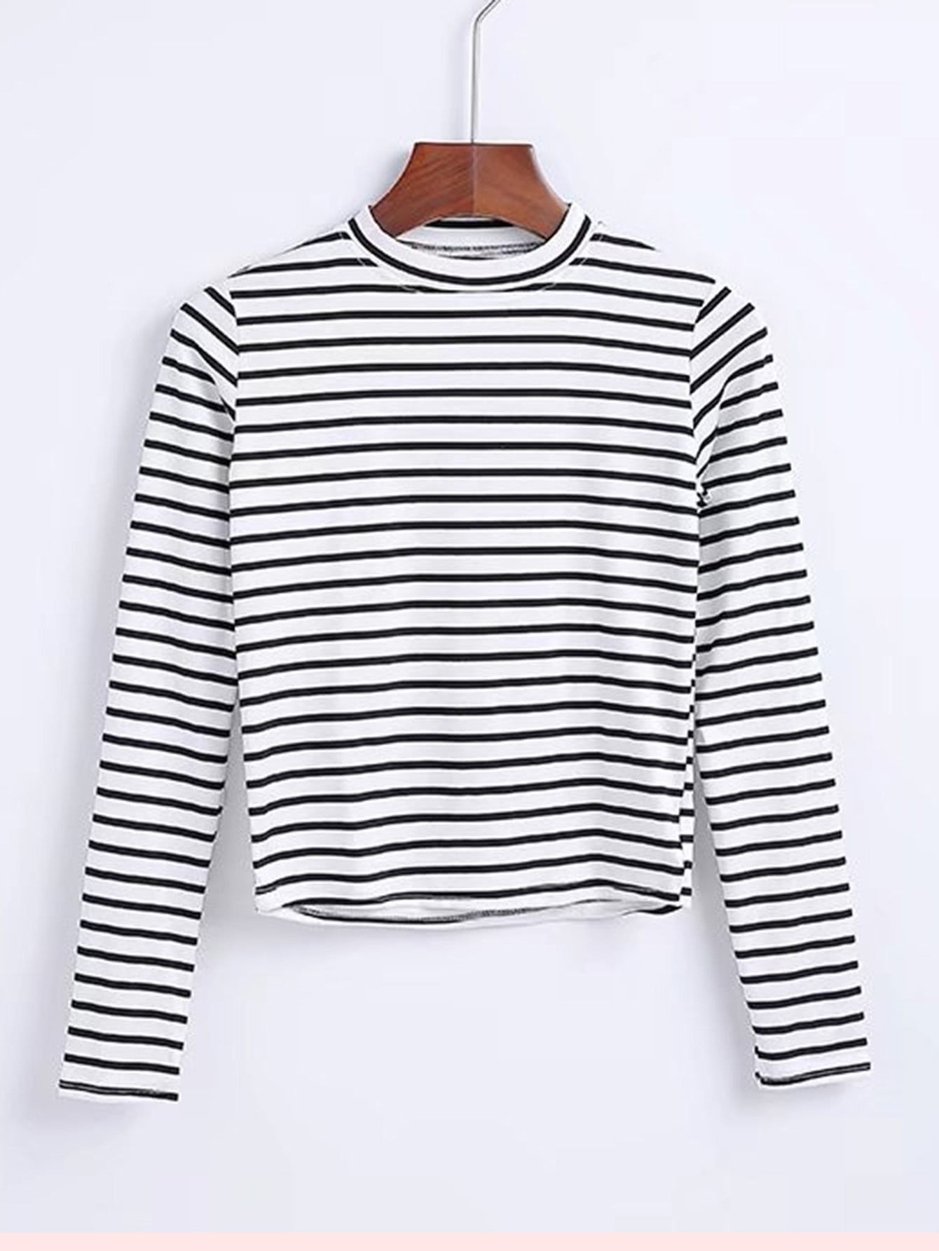 Контрастный модный джемпер в полоску