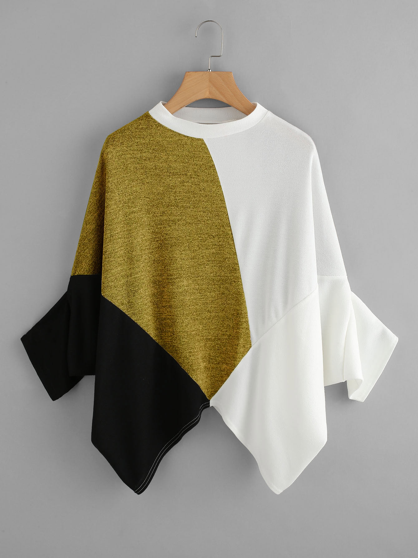 Контрастный асимметричный джемпер