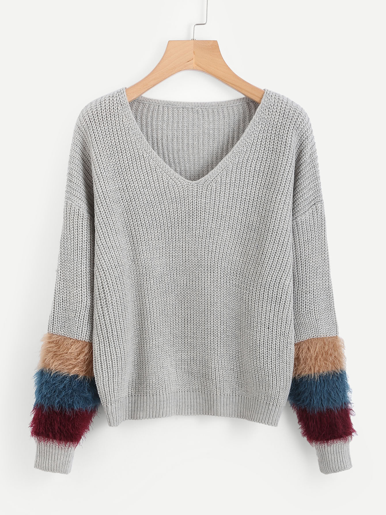 Модный джемпер с V-образным вырезом