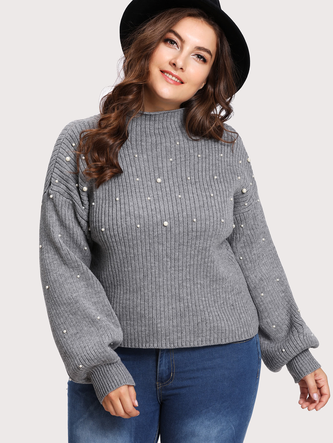 Модный джемпер с бусинами