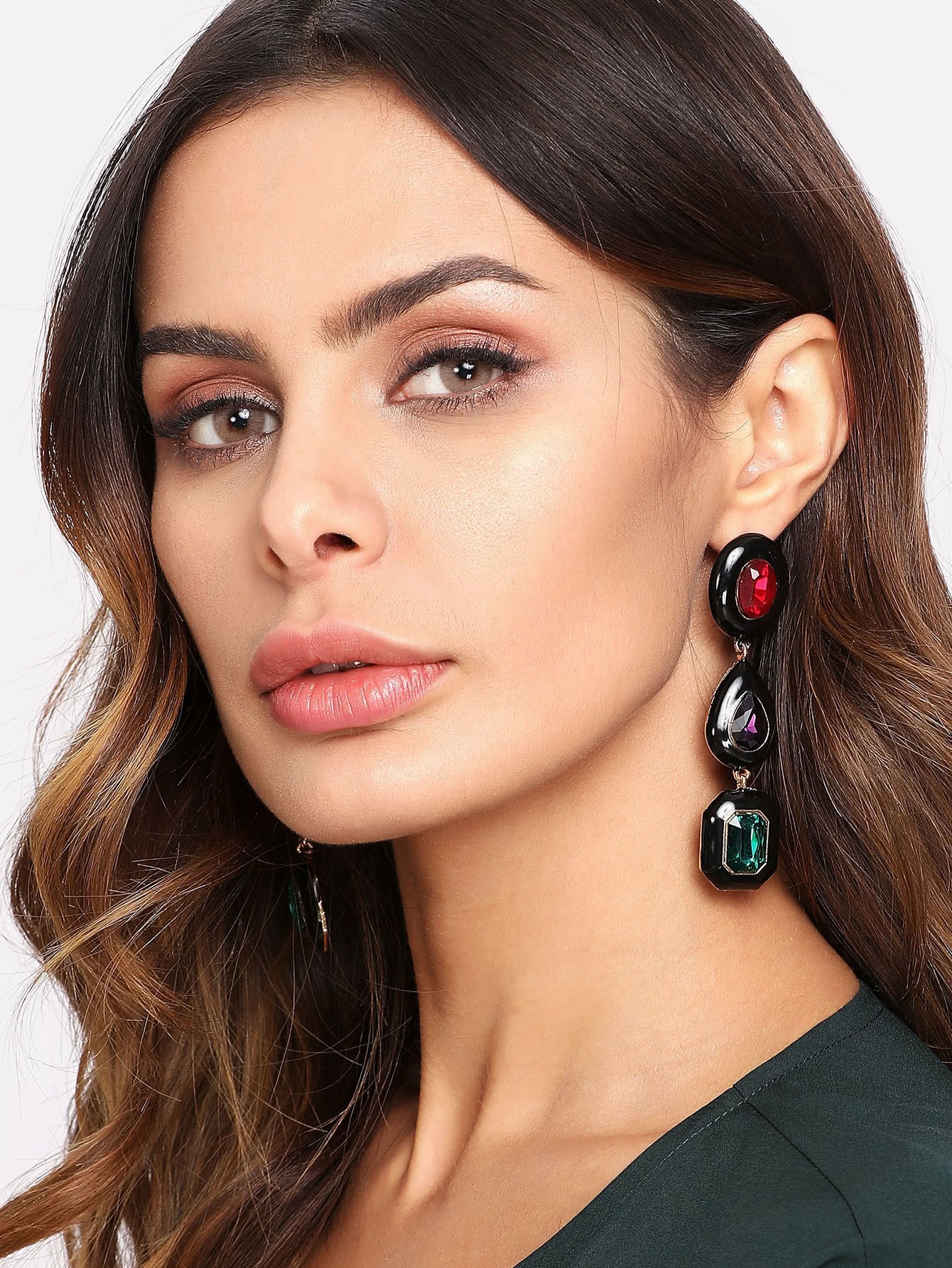 все цены на Contrast Rhinestone Design Drop Earrings онлайн