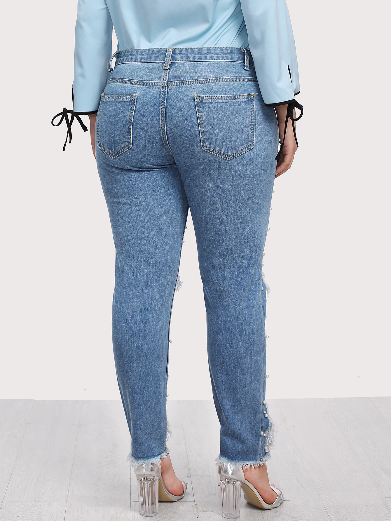 Plus Pearl Embellished Ripped Raw Hem Jeans SheIn(Sheinside)