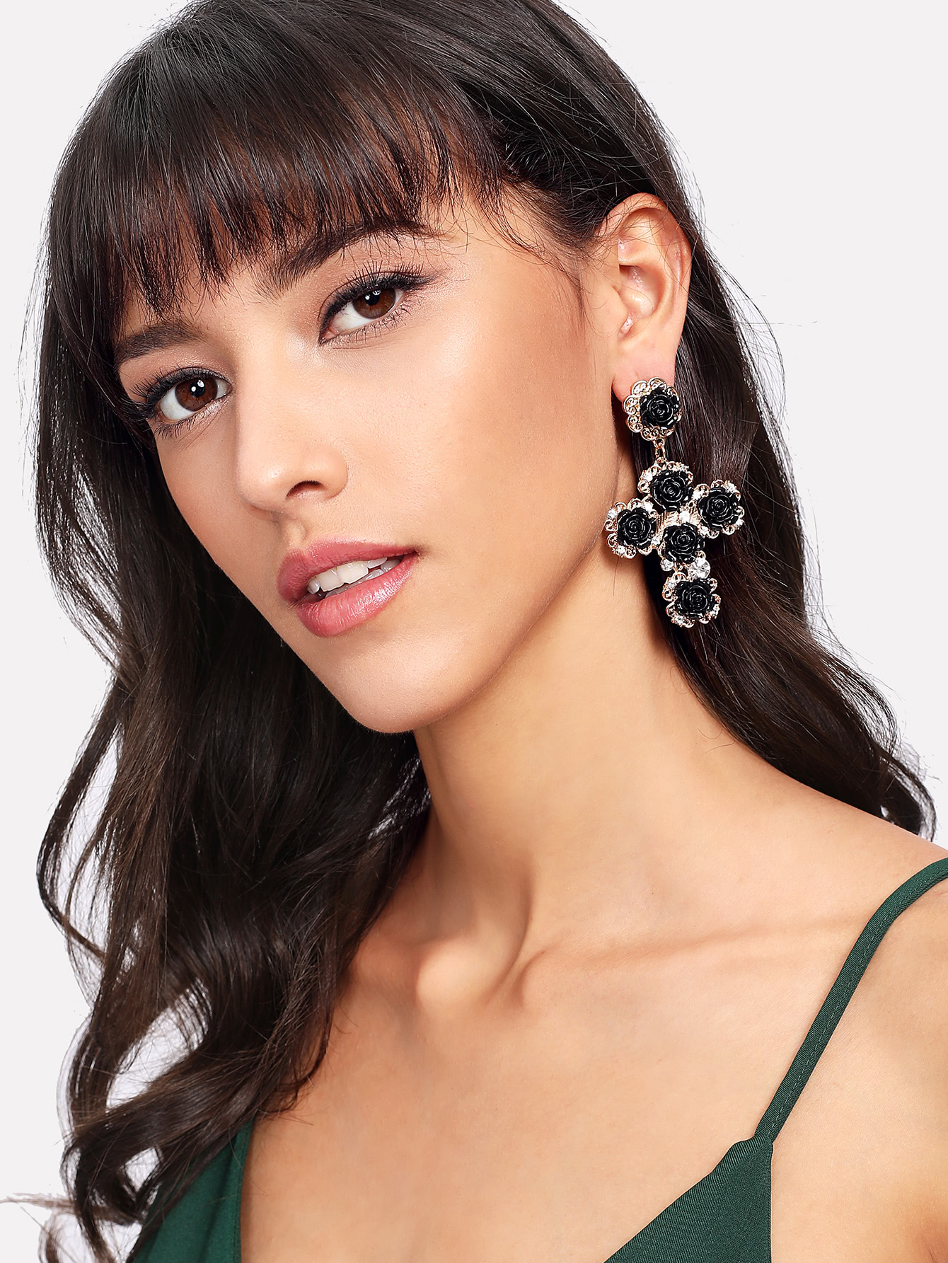 все цены на Contrast Flower Design Drop Earrings онлайн
