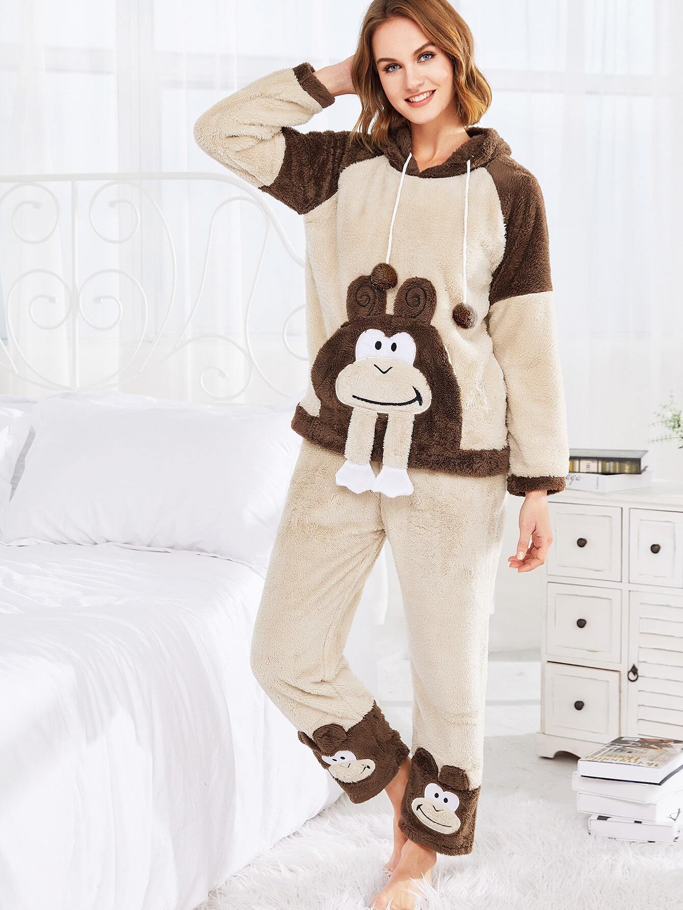 Модная пушистая пижама с капюшоном