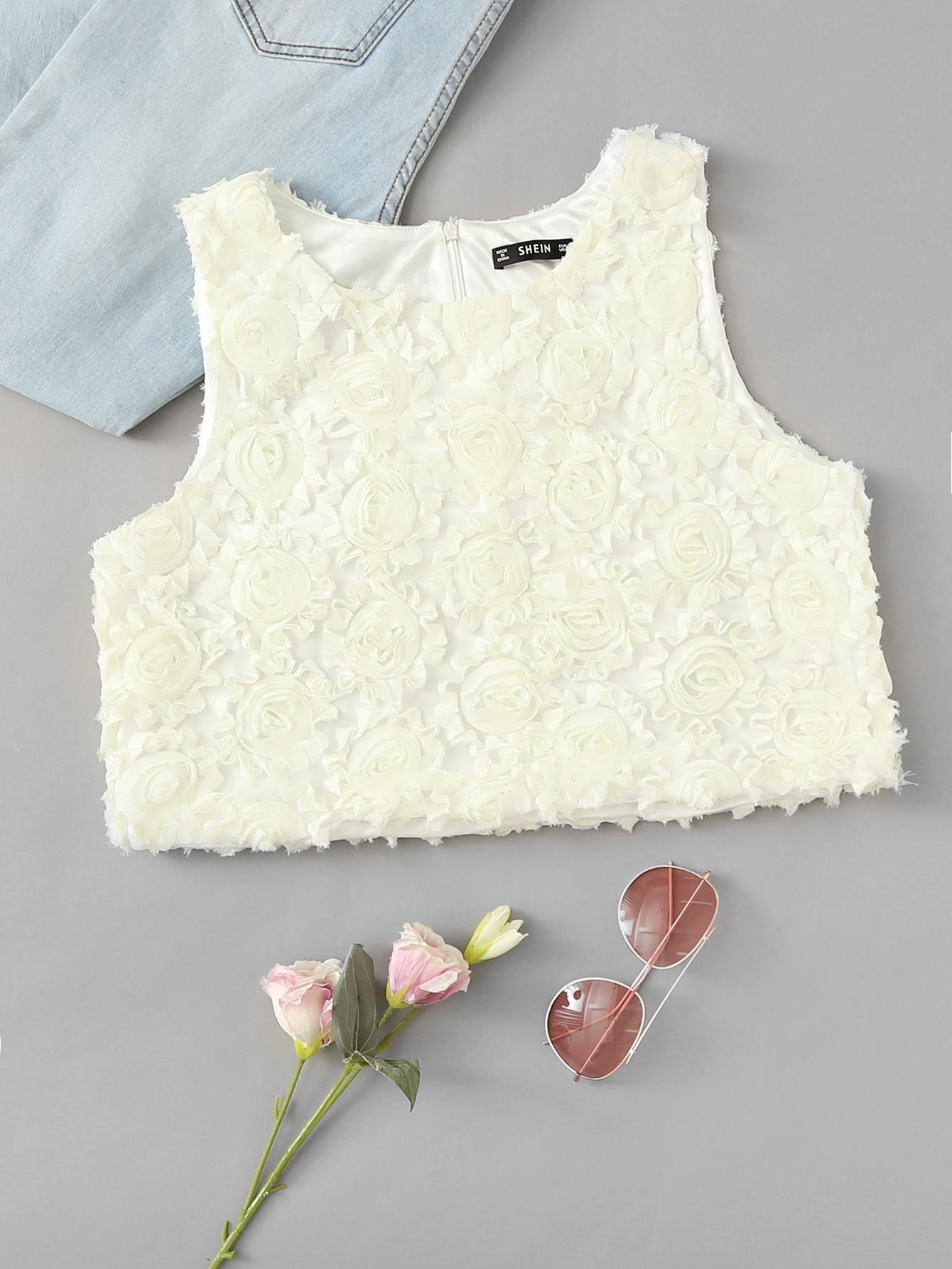 Короткий топ с аппликацией цветы