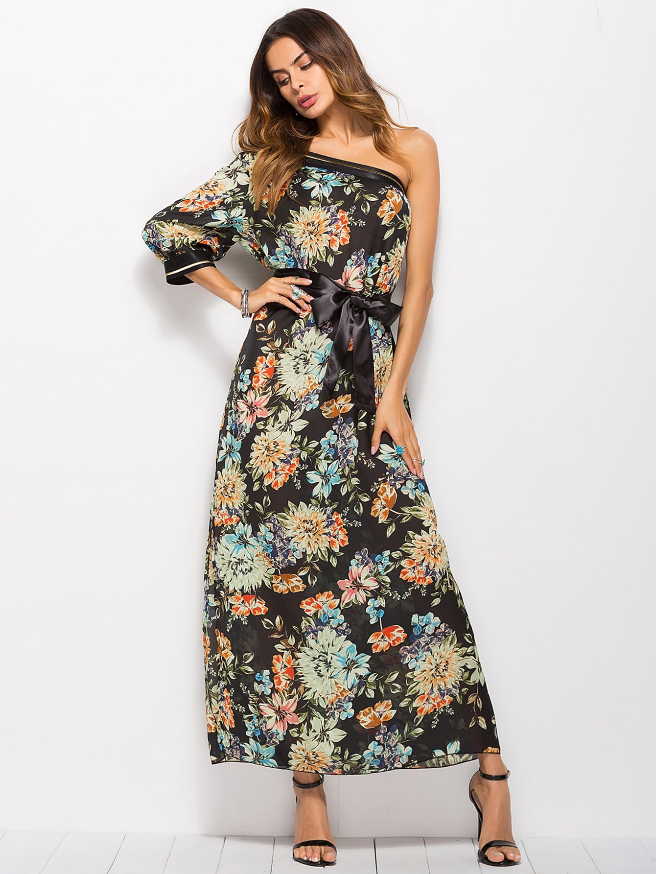 Длинное платье с одним рукавом и принтом цветы