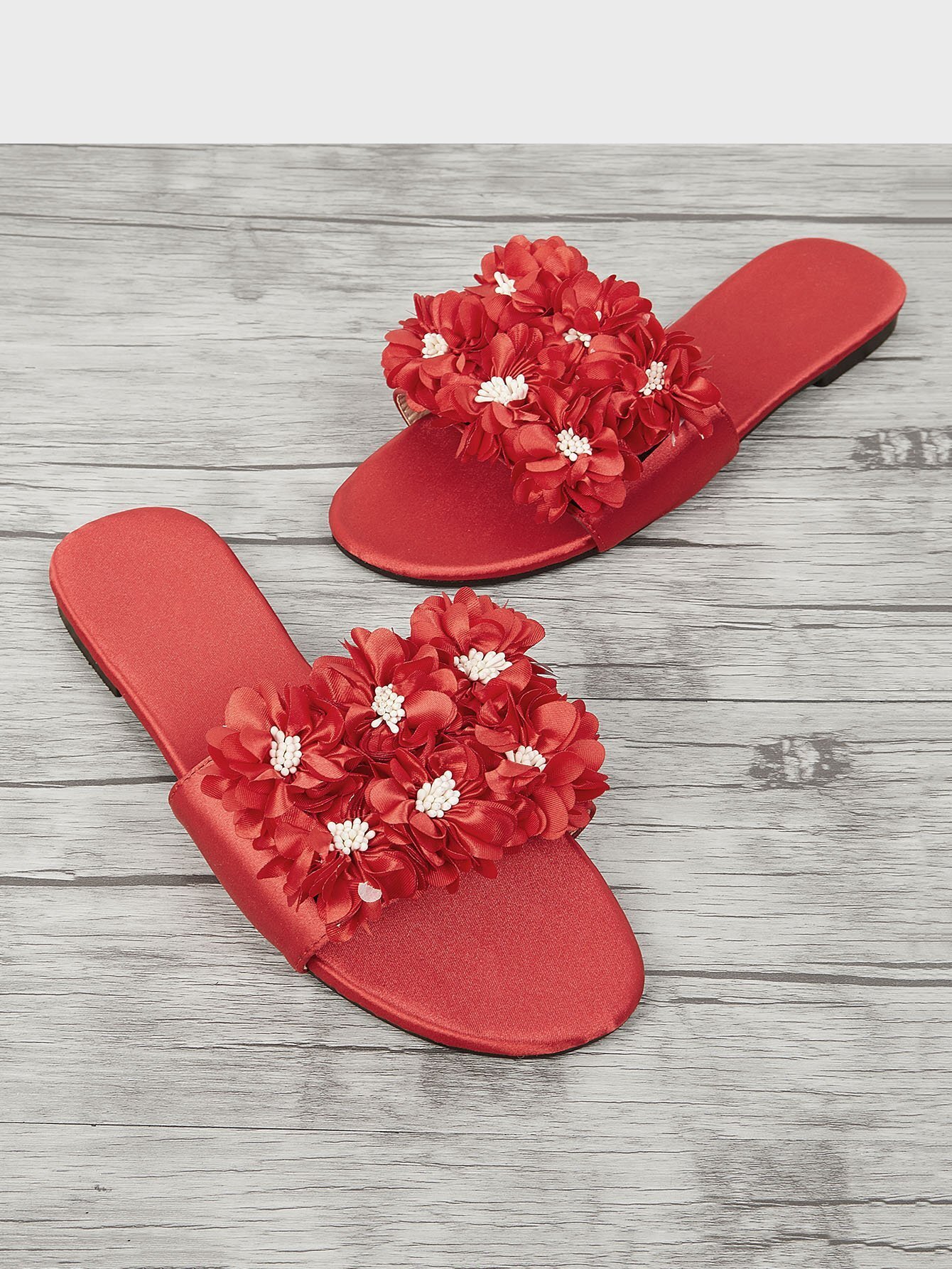 Тапочки с аппликацией цветы