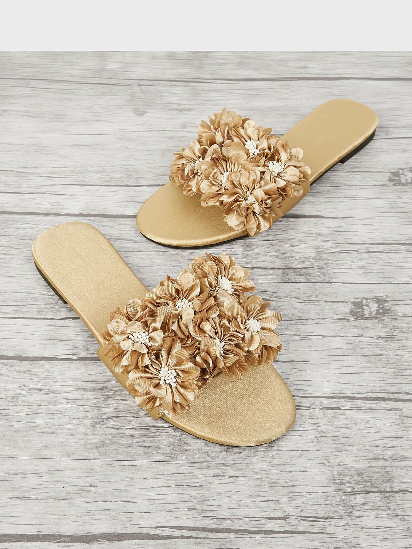 Тапочки с аппликацией цветы