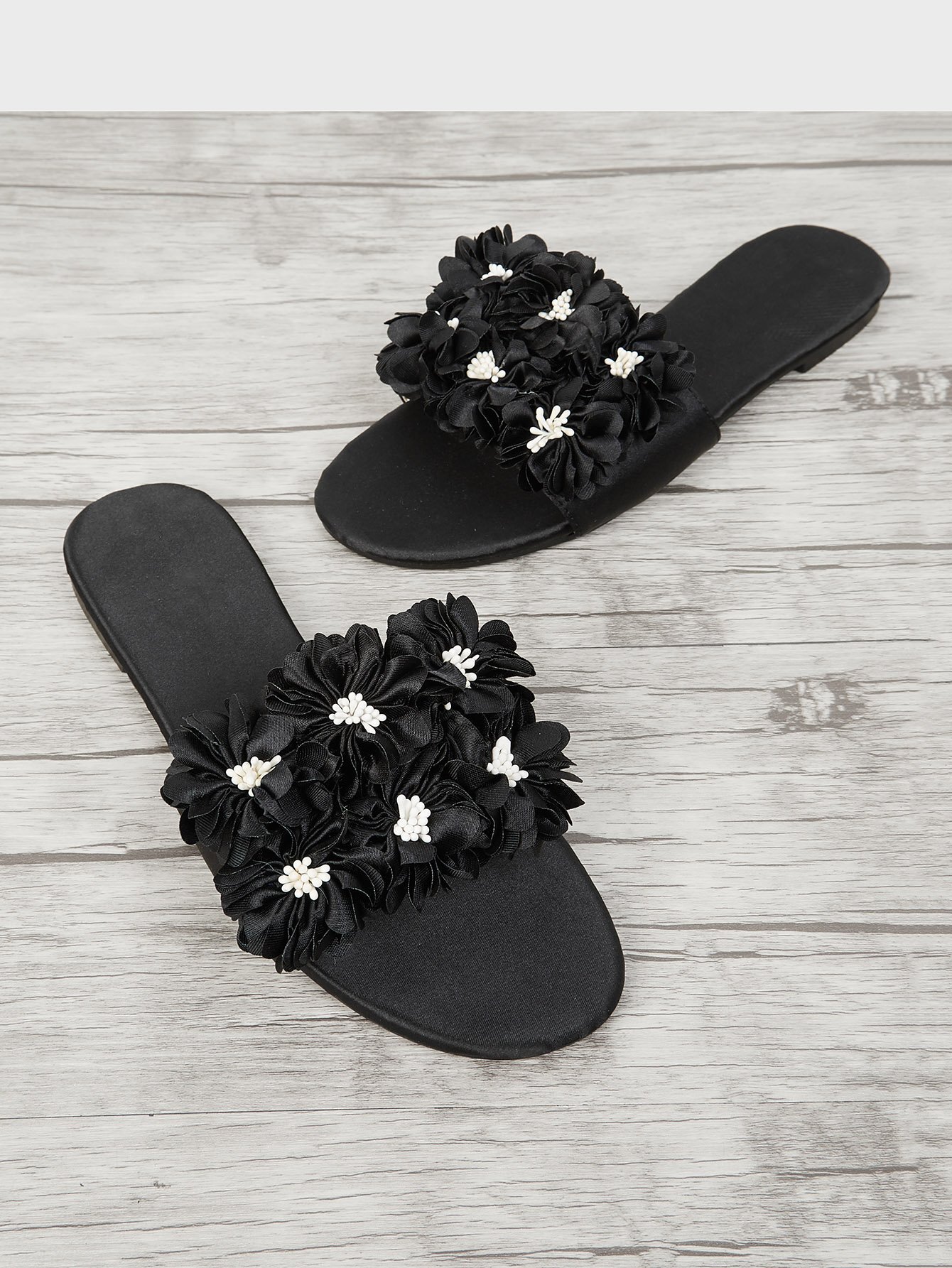 Тапочки с аппликацией цветы