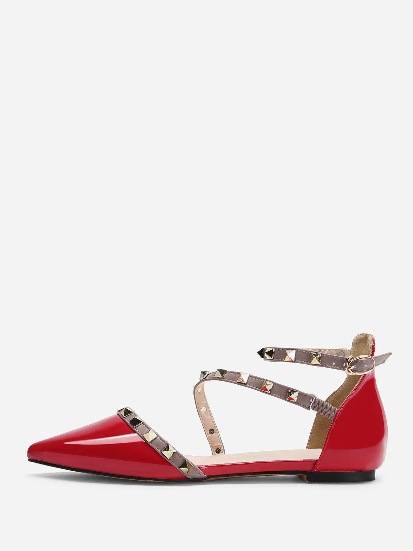 Обувь на низком каблуке