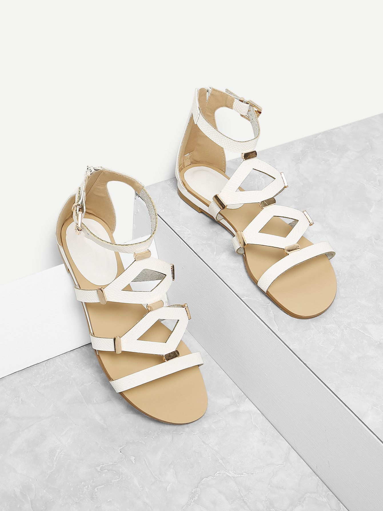 Сандали PU  с молнией и металлическими деталями